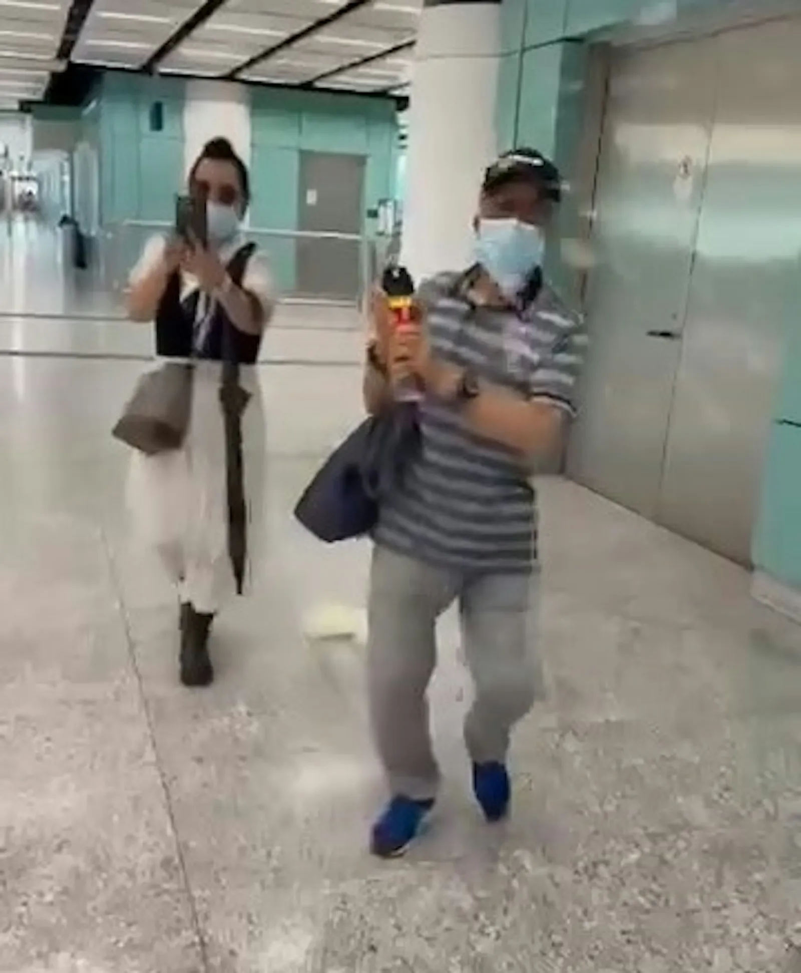 何伯屯門站噴殺蟲水案判緩刑兩年　事主索償五萬僅獲二千