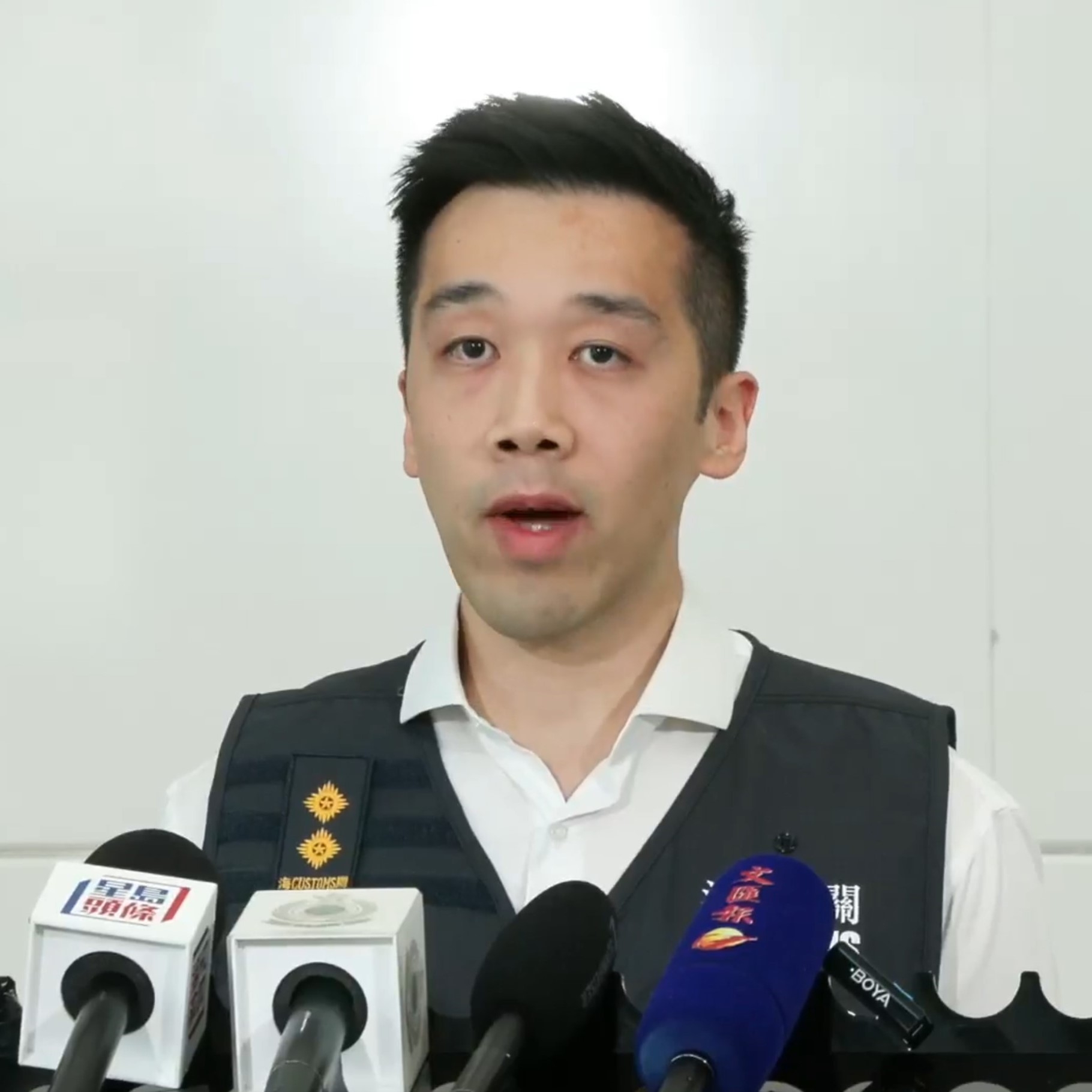 海關毒品調查科毒品調查第一組調查主任陳達川（海關Facebook直播截圖）