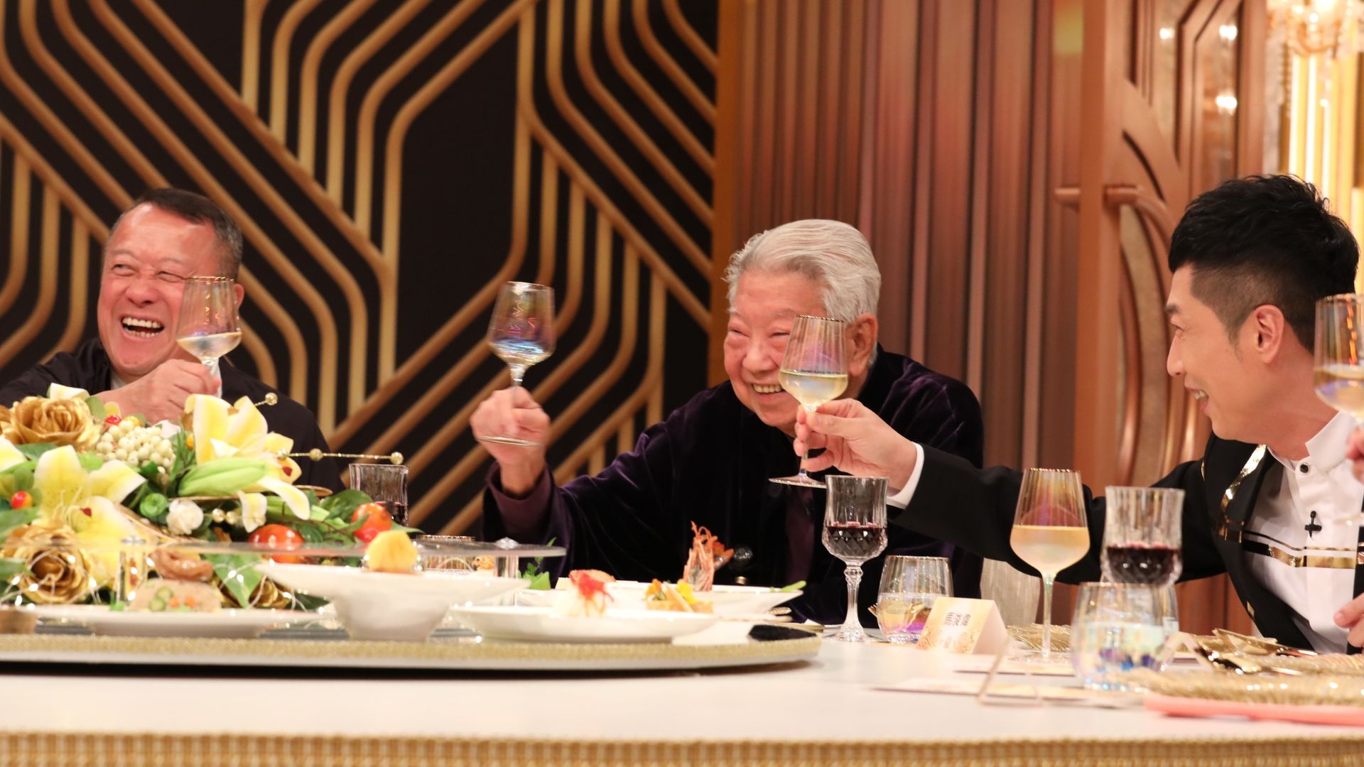 呢餐黃金盛宴蔡瀾食得好開心。