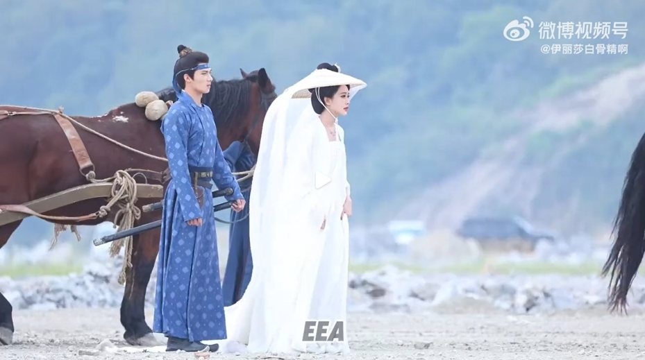 孟子義拍戲不慎發生意外摔倒。 圖／擷自微博