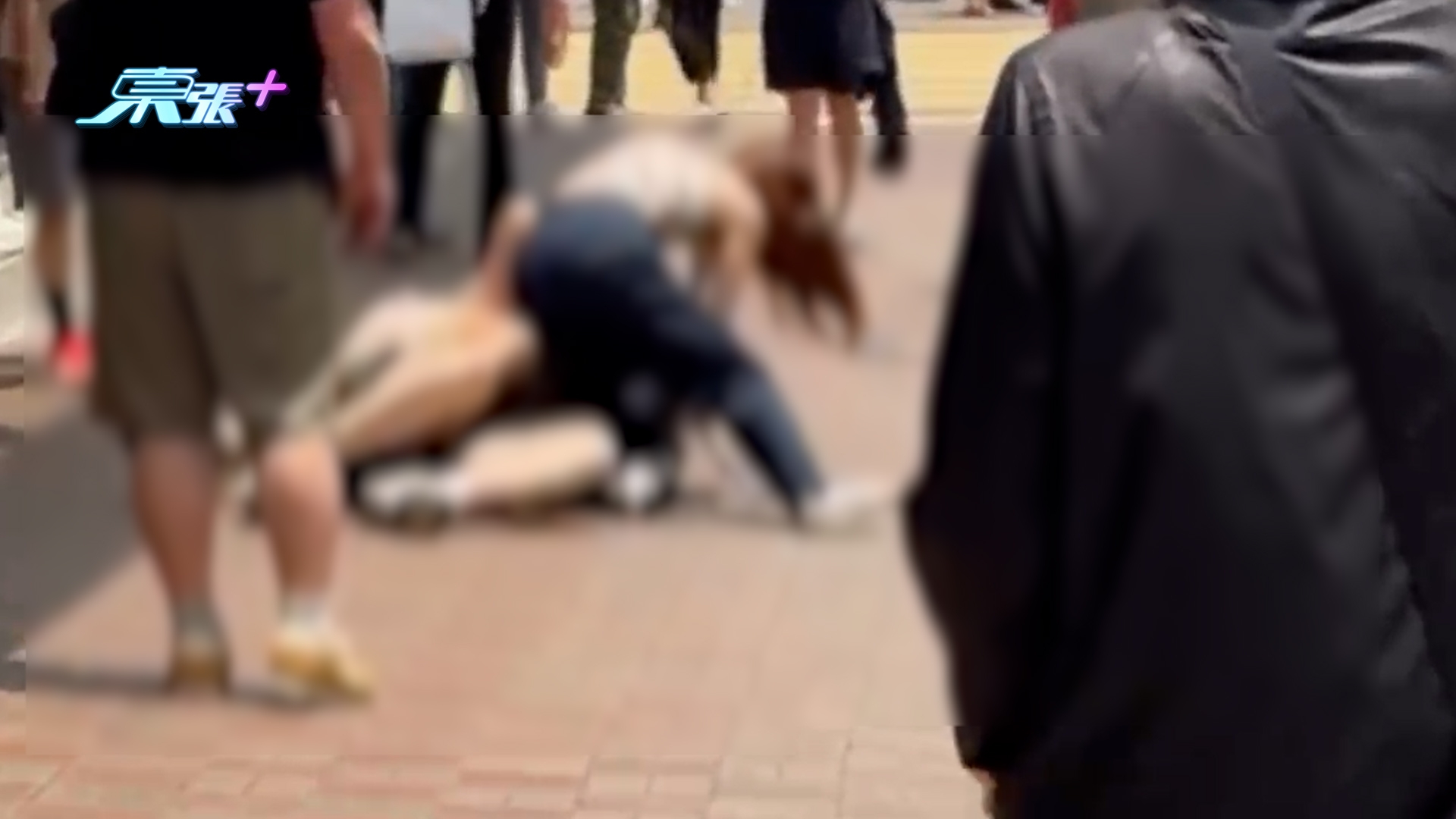 銅鑼灣MMA｜兩司機街頭互毆　爭執擸電筒最後「打到爆缸」（Threads＠wkmik）