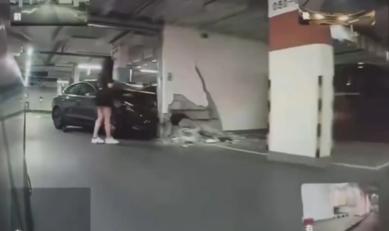 車Cam直擊｜女生停車場疑炒車撞爛牆勁誇張