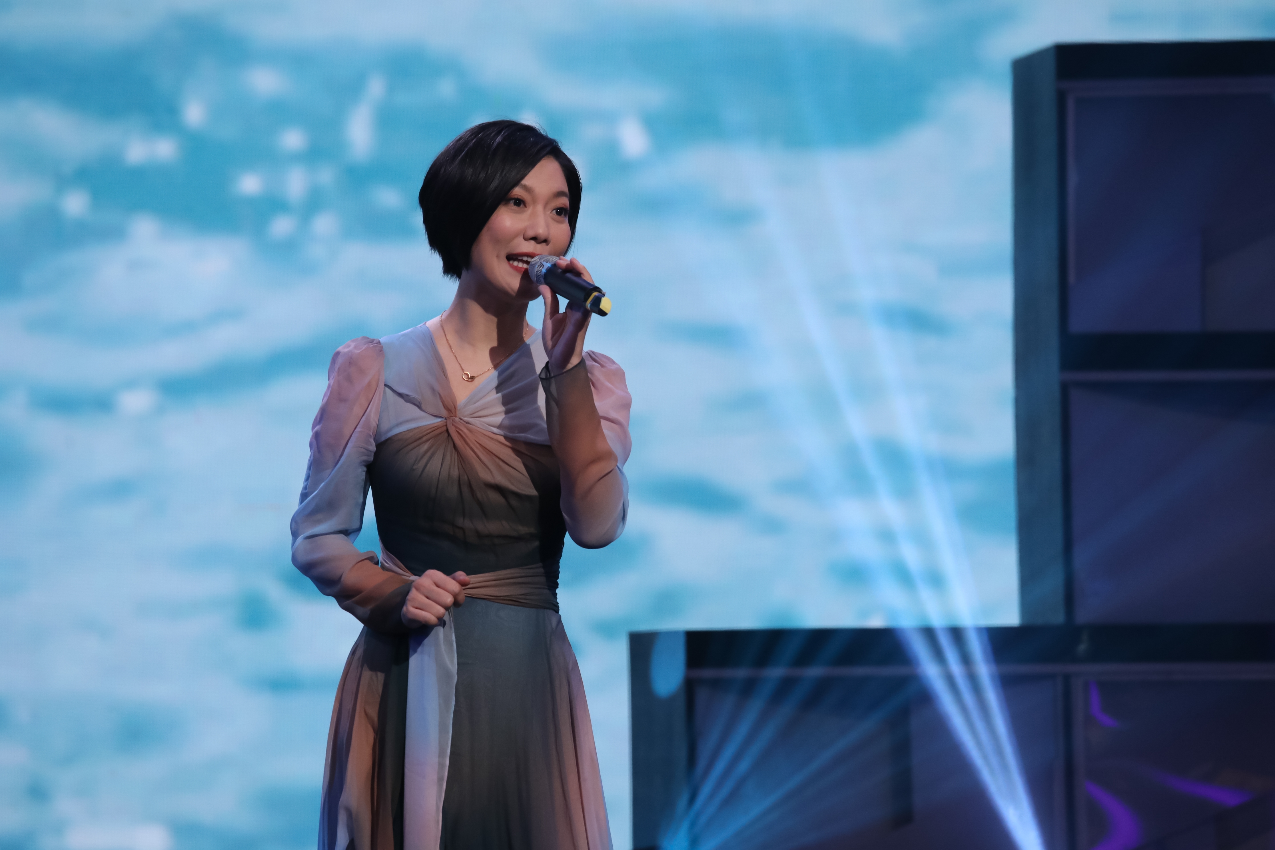 《水中花》龍婷