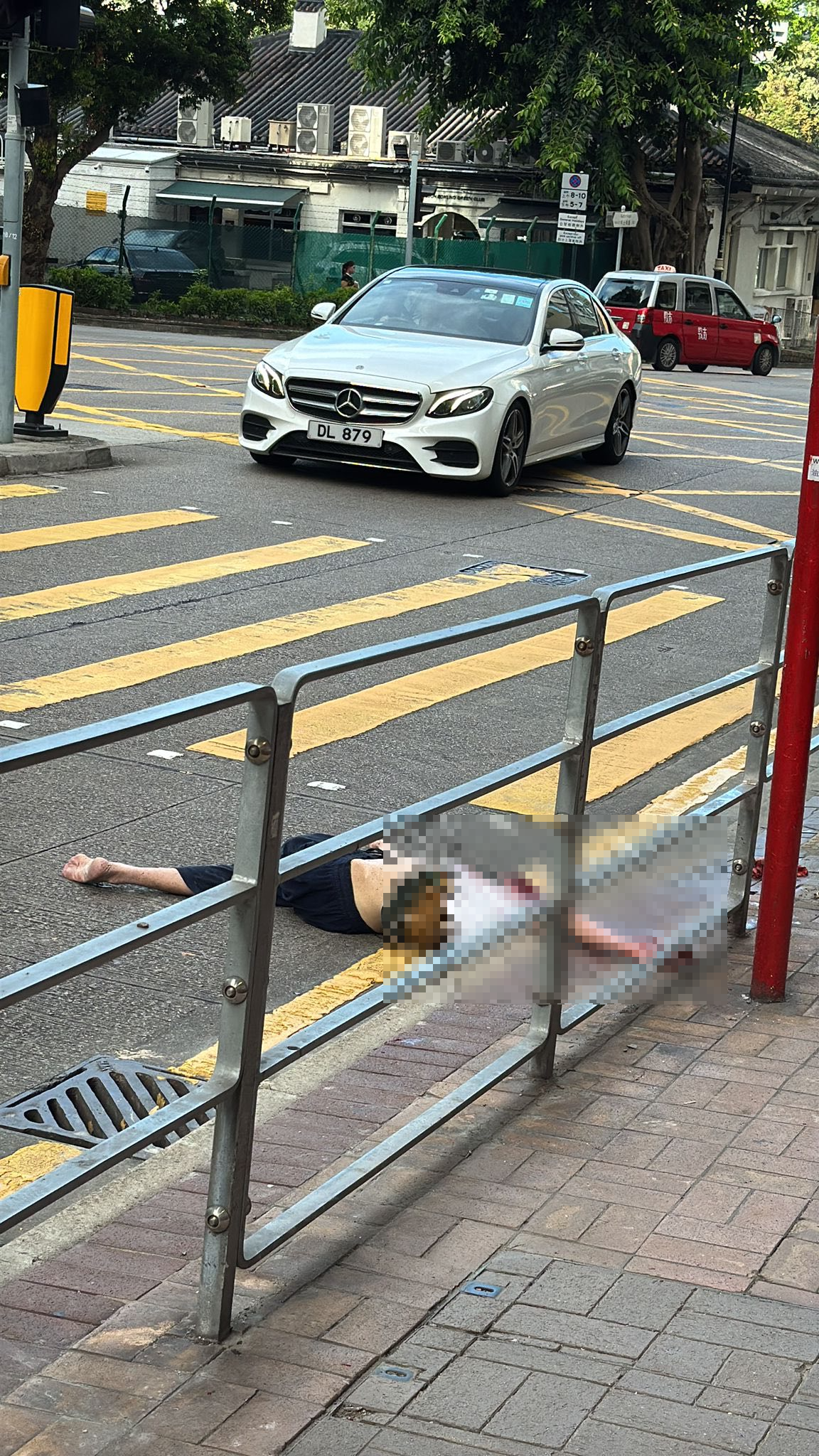 有圖慎入｜港柯士甸道恐怖車禍　傷者疑「身首異處」人頭掉出路邊