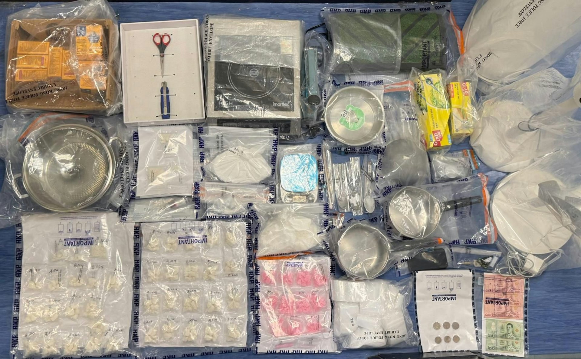 元朗行動中，警方檢獲總市值約240萬元毒品。（警方圖片）