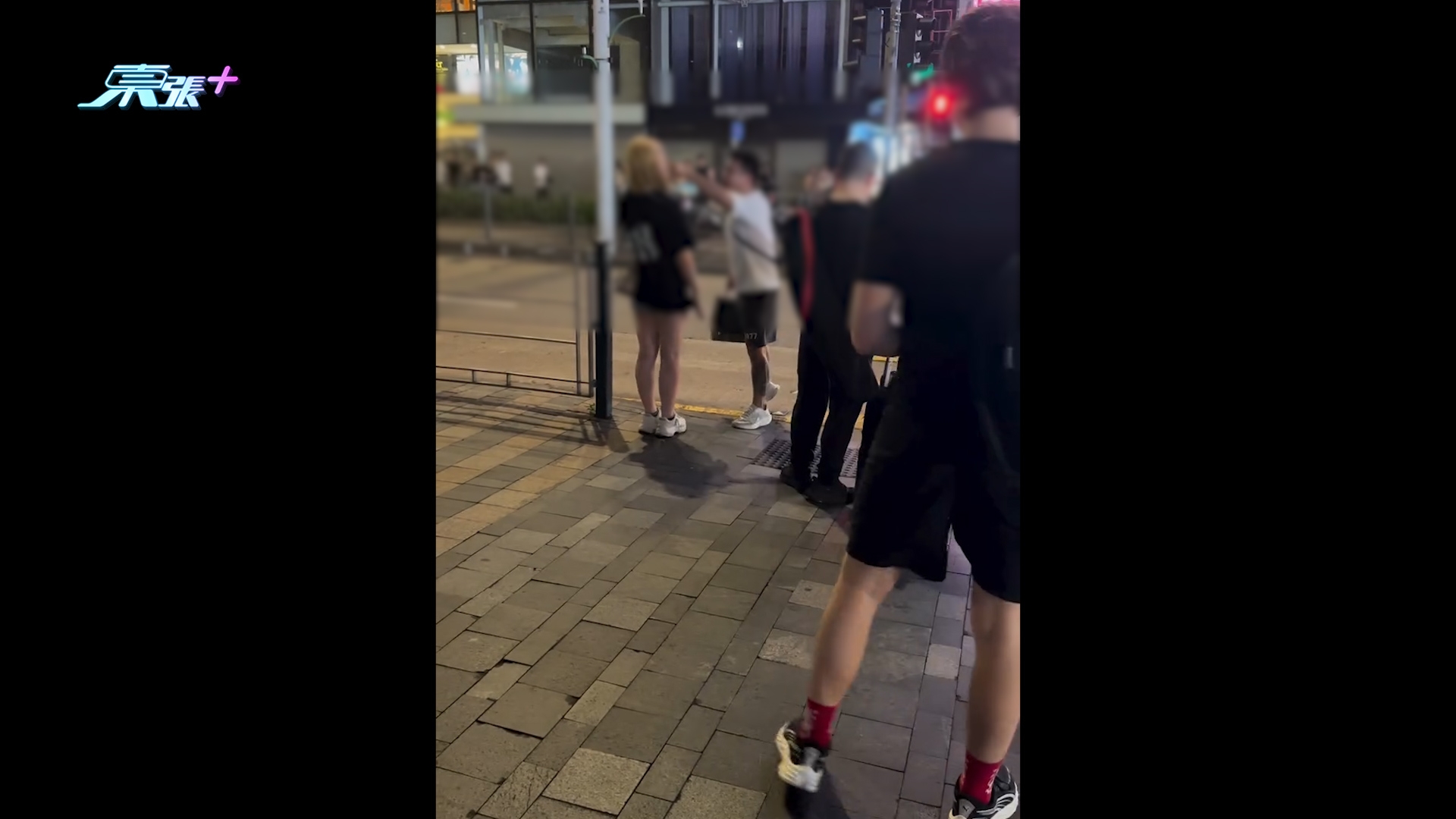 東張西望報料｜尖沙咀街頭驚現「情侶衝突」女生被男友爆粗篤頭　網民齊譴責