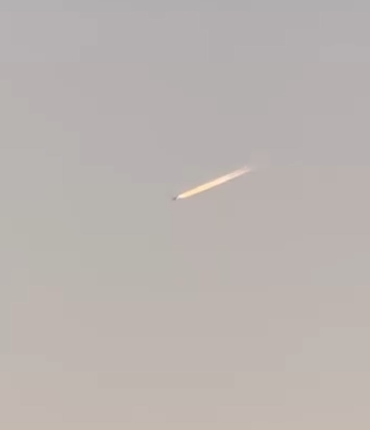 東張西望報料｜本港上空驚現疑似「UFO」　觀眾肉緊報料：不明飛行物體