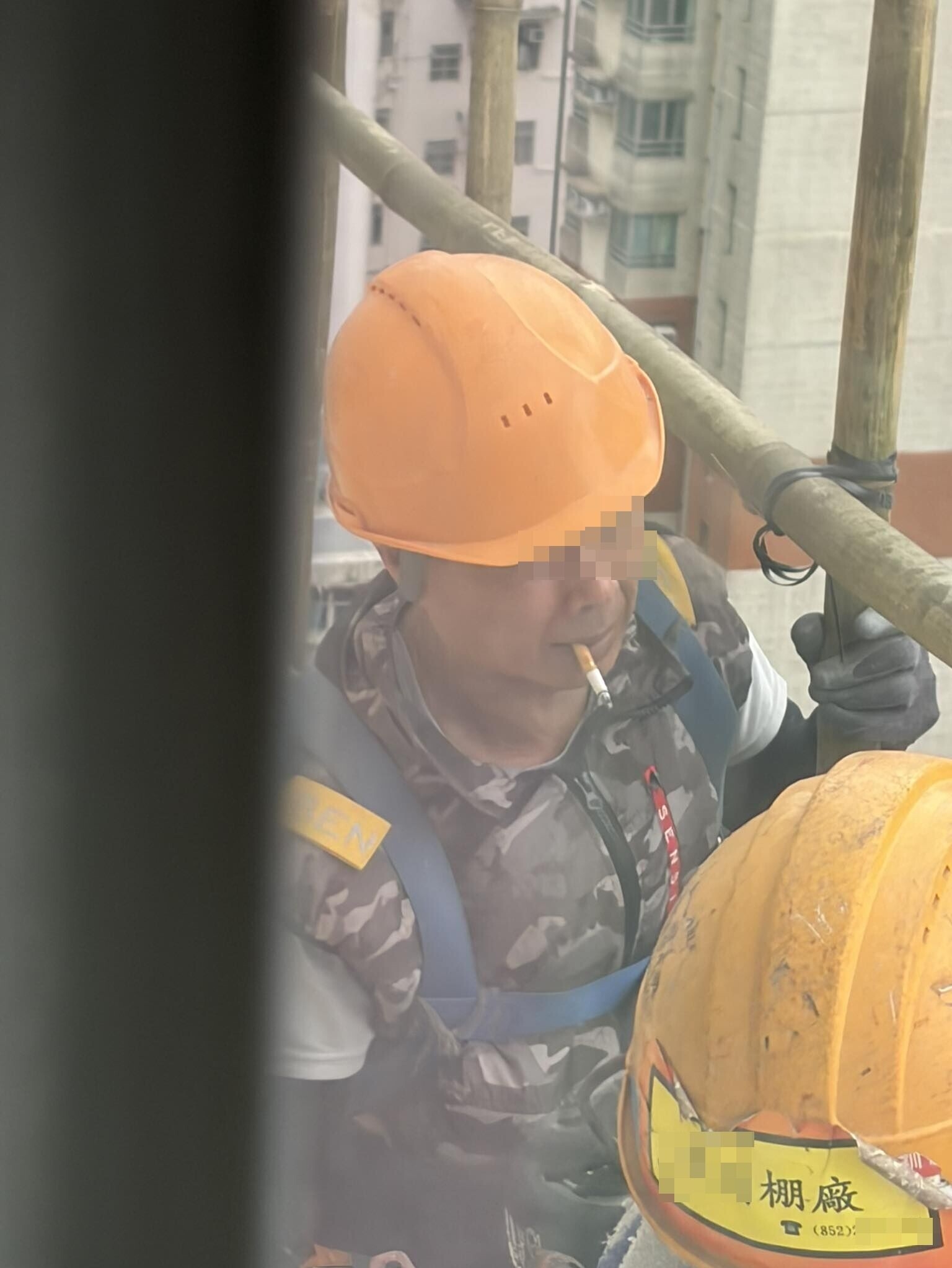 西灣河搭棚工人地盤違規吸煙　遭即時解僱　承建商：嚴正追究 （FB@筲箕灣西灣河關注組)