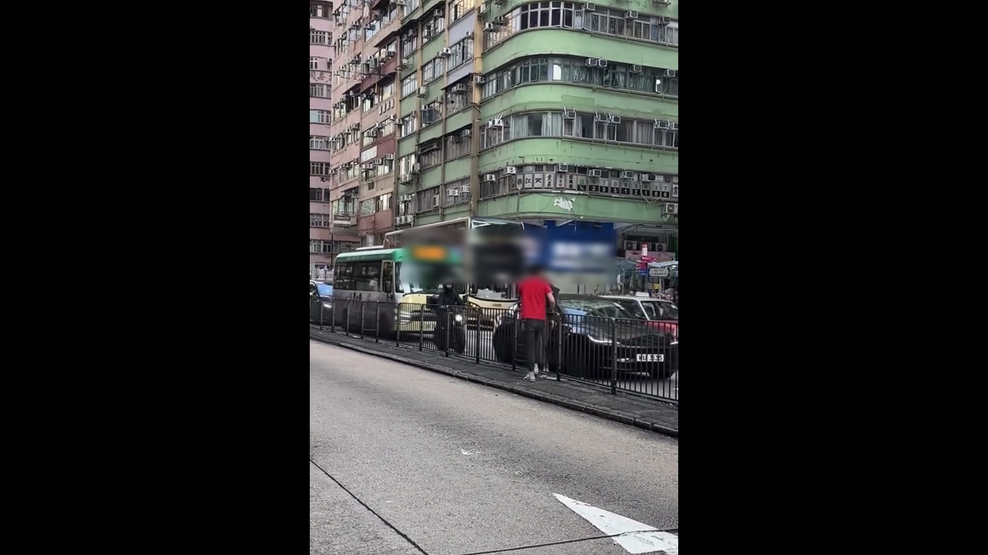 旺角超市店員勇武捉賊追出馬路　片主目擊店員追捕全過程：你支酒仲未俾錢㗎