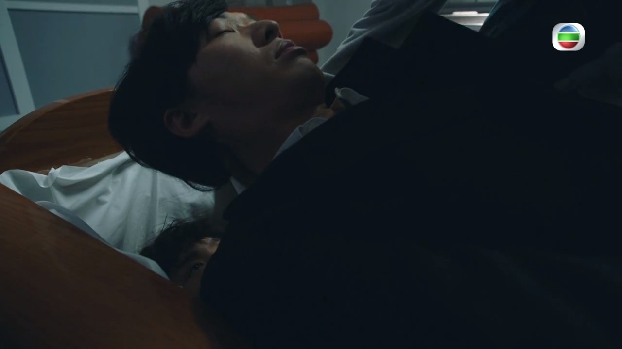 丁丁要瞓雙人棺材。