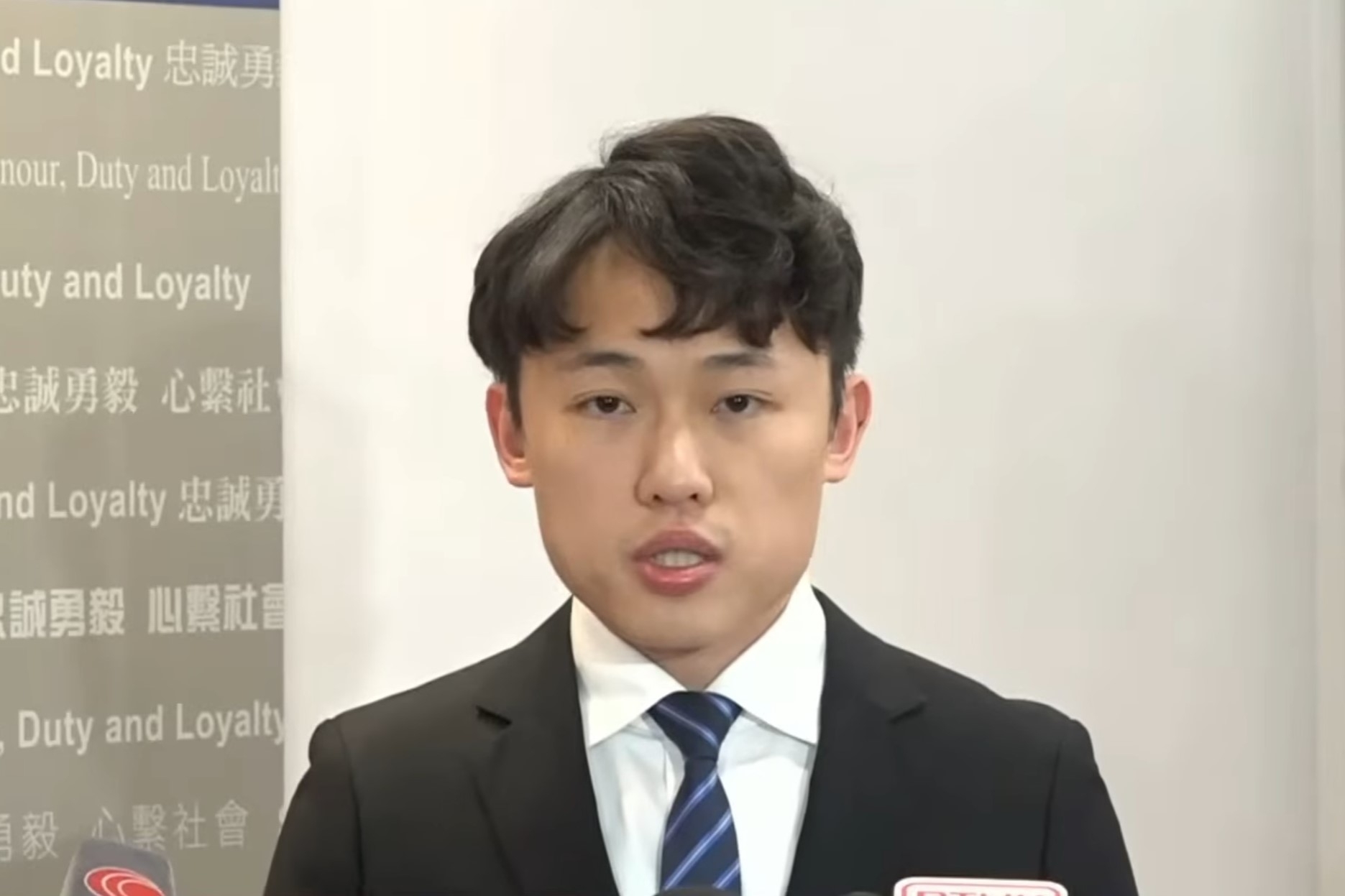 警方沙田警區刑事調查隊督察馮煒程（警方YouTube直播截圖）