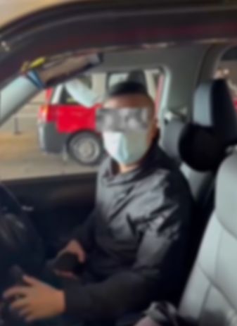 港的士司機疑嫌車程太短趕內地客落車