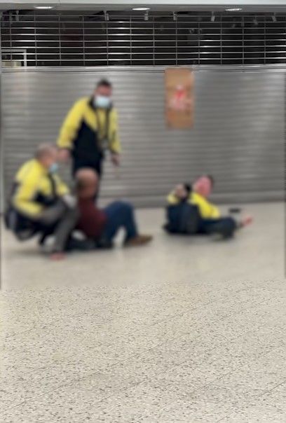 觀塘港鐵站爆4人混戰疑醉酒鬧事