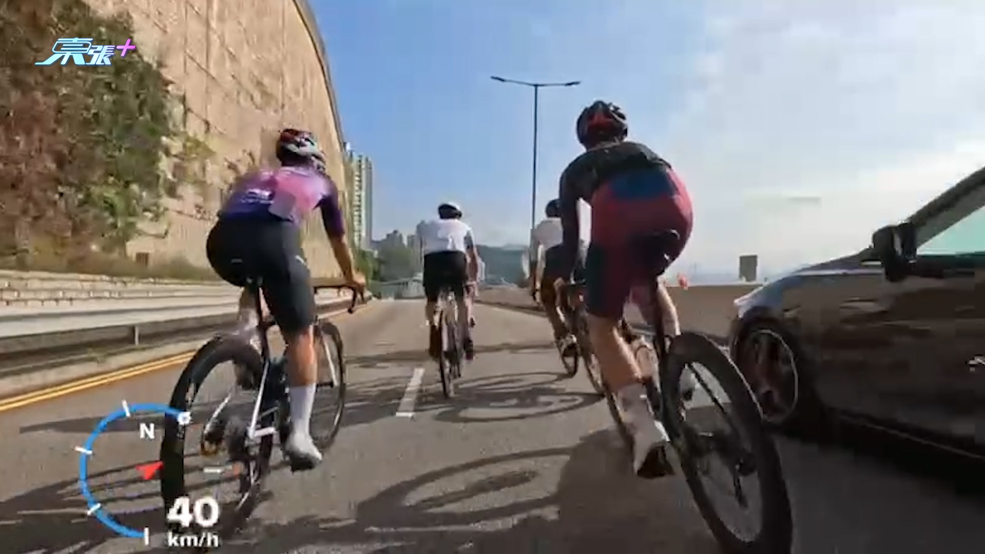 車Cam直擊｜青山公路單車友揚手切線被私家車撞　網民挪揄：撞死都無人可憐