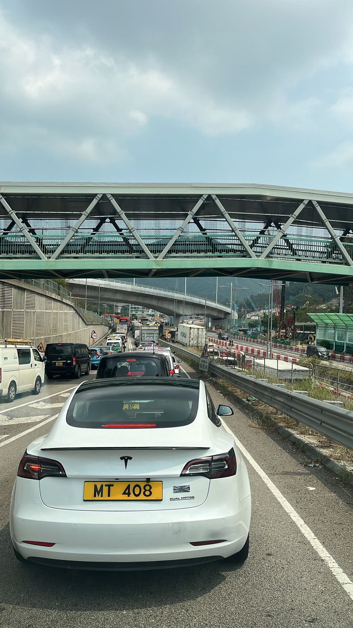 現場交通一度擠塞。（Facebook圖片／馬路的事 (即時交通資訊台)／Bosco Chu）