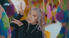鄭欣宜百變造型拍MV 最愛閃石超級英雄Look
