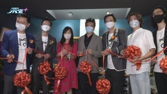 石修放手讓兒子學做父母 無意為孫兒按照族譜改名