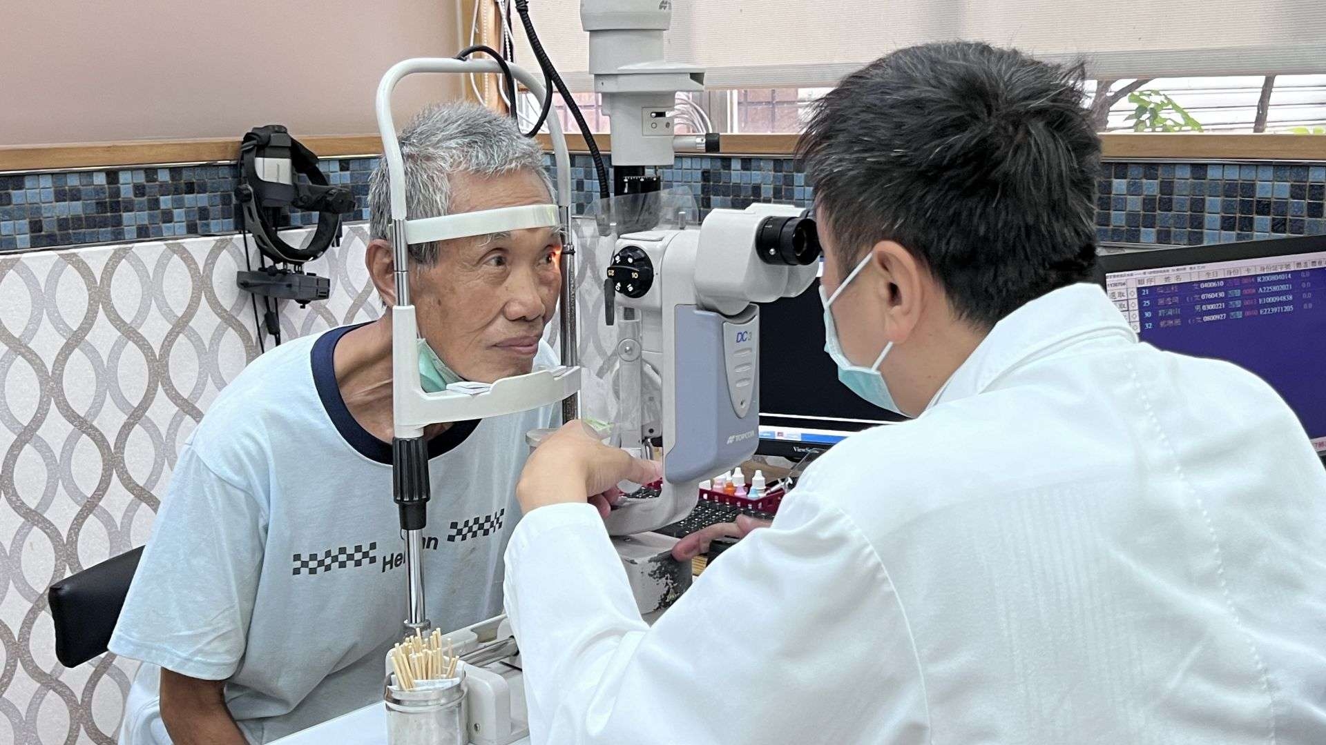 白內障術後太陽眼鏡要戴多久？醫生解答術後休息、禁忌與照護常見問題！