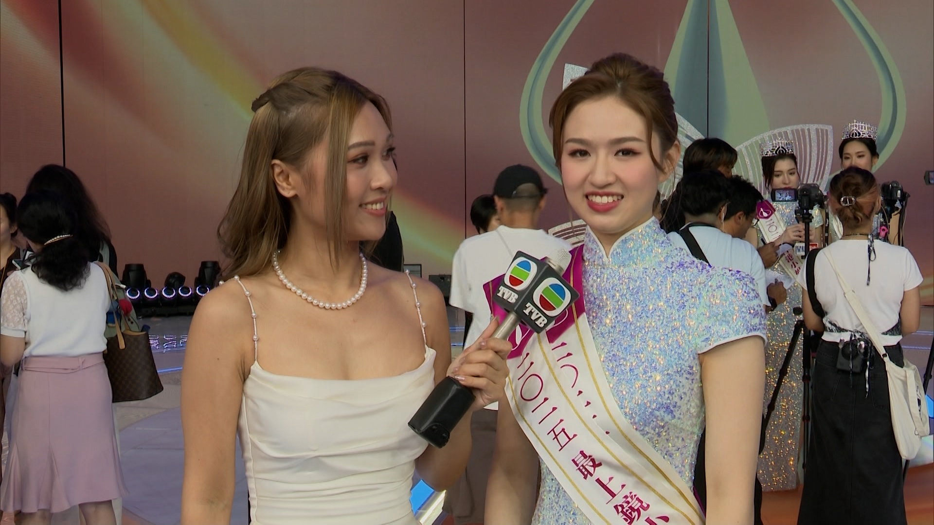 1號李尹嫣獲選友誼小姐及最上鏡小姐。