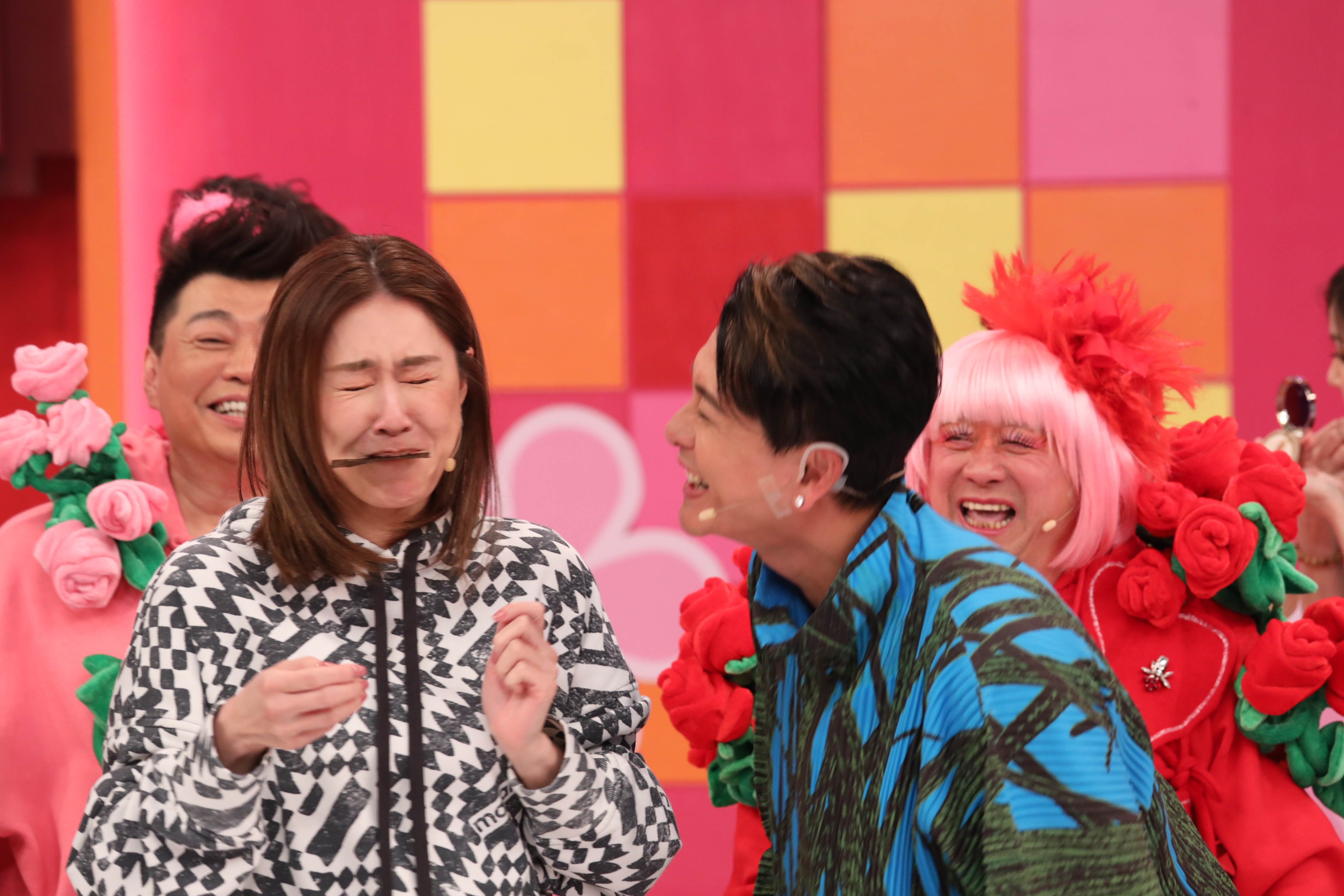 胡定欣喺「傳紫菜」環節入面，係同三太一樣個樣好似遭逢劫難咁。