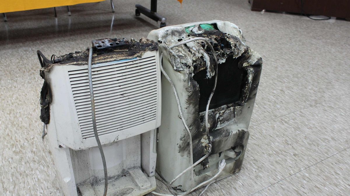 用8年除濕機自燃！消防局警告：快檢查家中除濕機，54款機型應立即停用| 風生活綜合報導| 風生活- 風傳媒