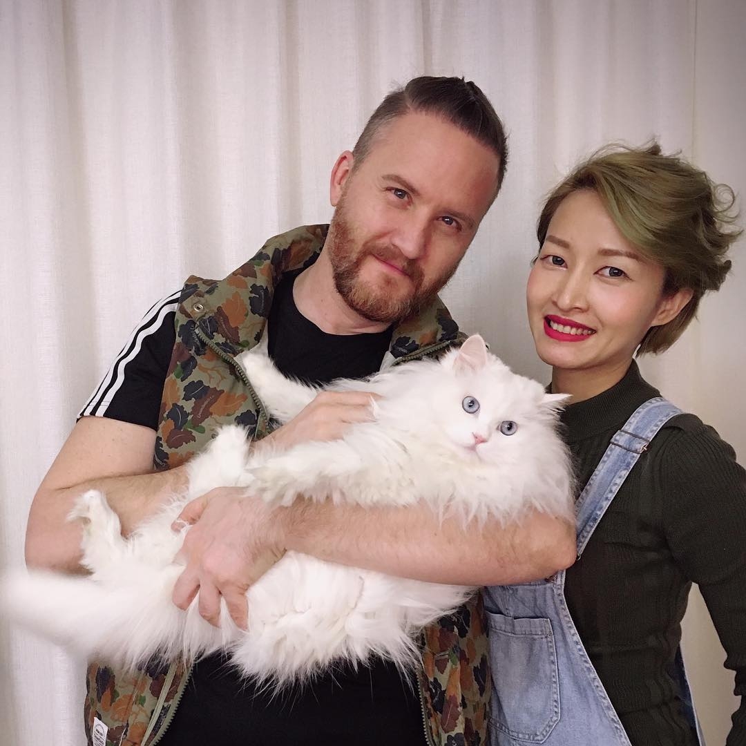布偉傑猜測係因為自己經濟開始不穩定，導致生活模式改變，令Celia提出分開做回朋友。