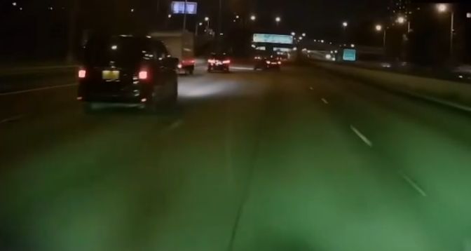 車Cam直撃｜私家車吐露港公路亂切線撞貨車