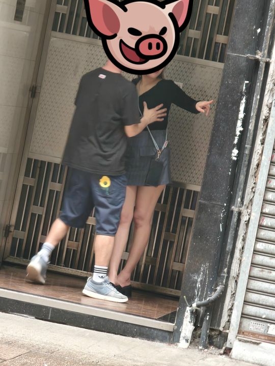 網上瘋傳男女激情行為照片