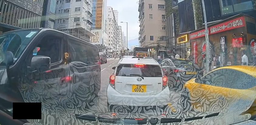 車Cam直擊｜貨Van逆線行駛做「逆流大叔」