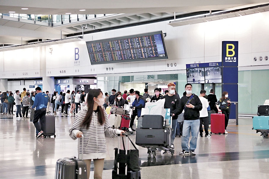 機場上月旅客量近215萬人次- 香港文匯報