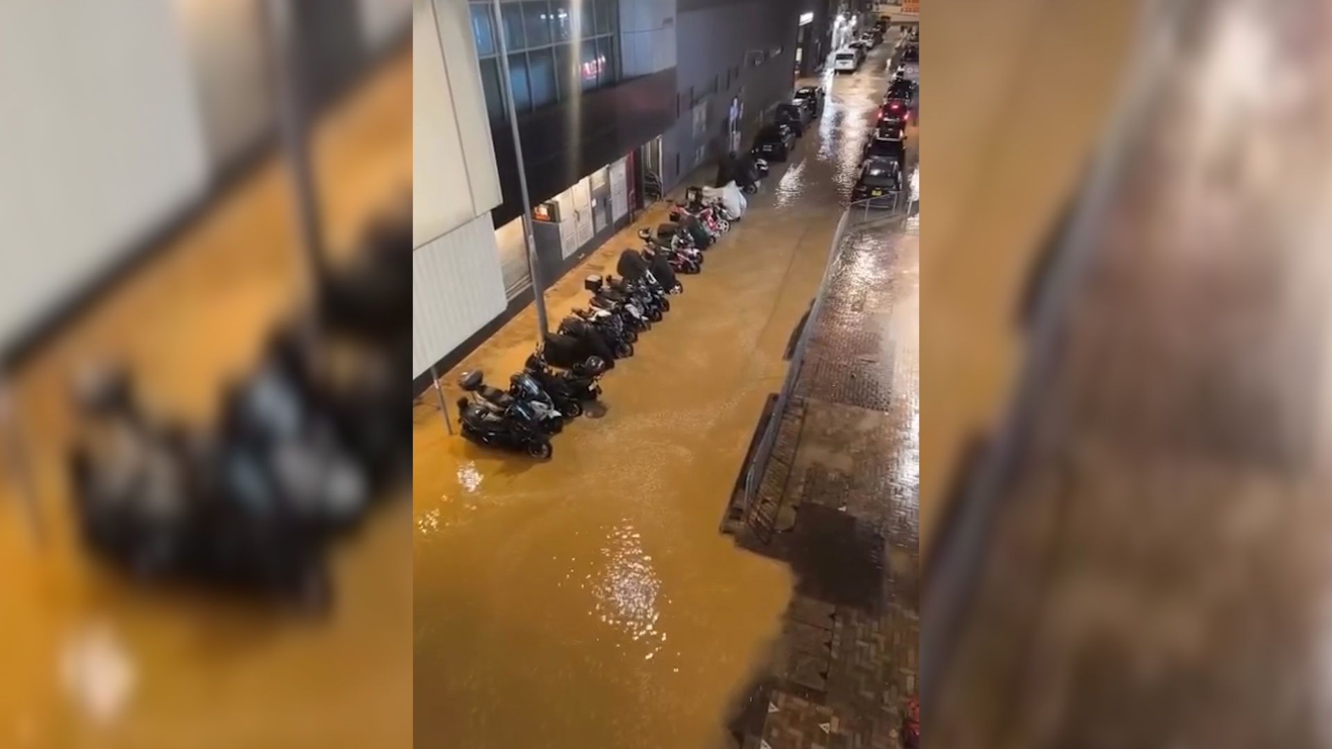 灣仔謝斐道爆咸水管變「黃河」澤國　路邊電單車全被浸　網民：啲車大鑊 （Threads＠1766_jj）