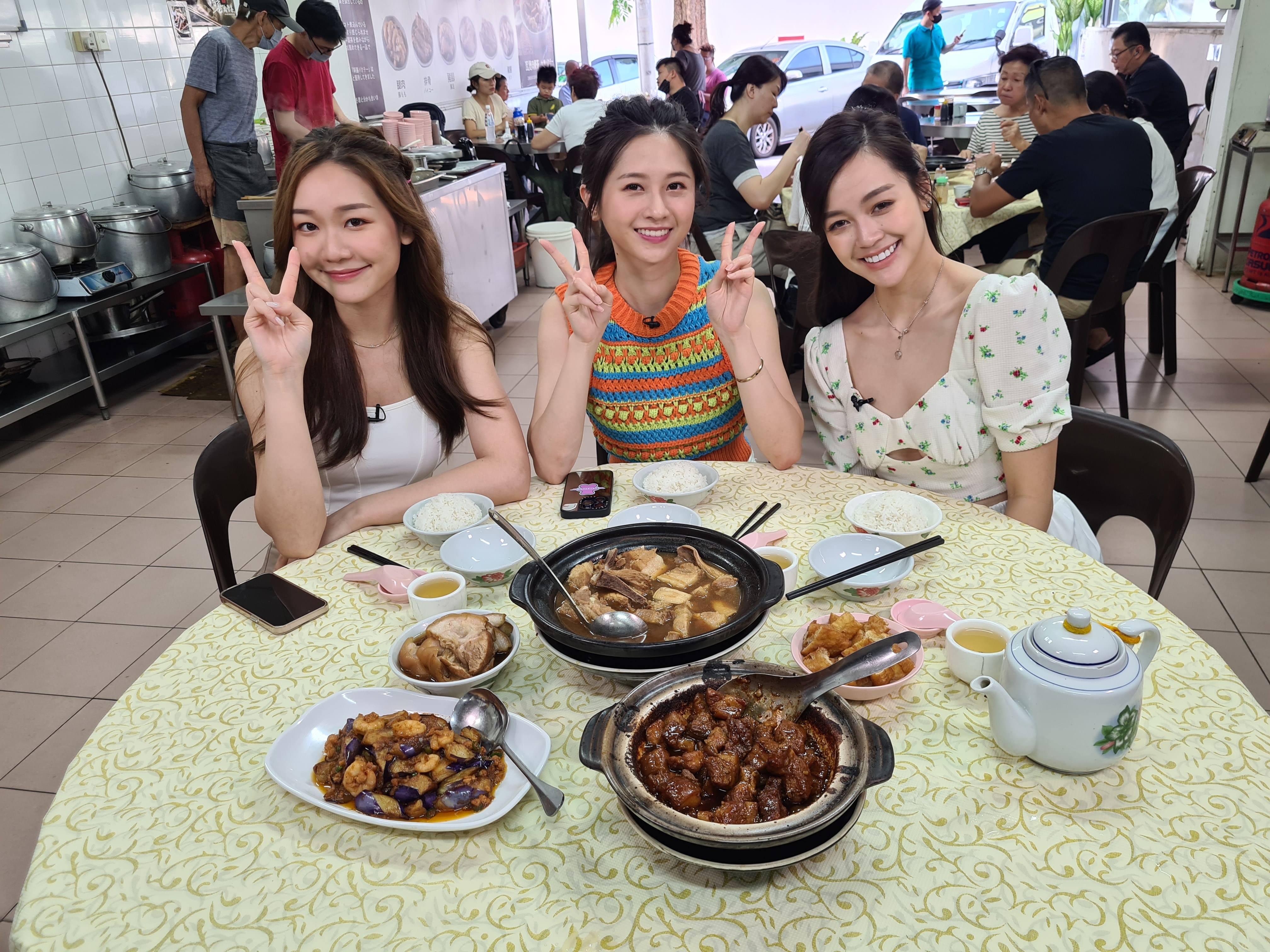 華姐冠軍人馬張簡寧出馬帶兩位主持嘆美食