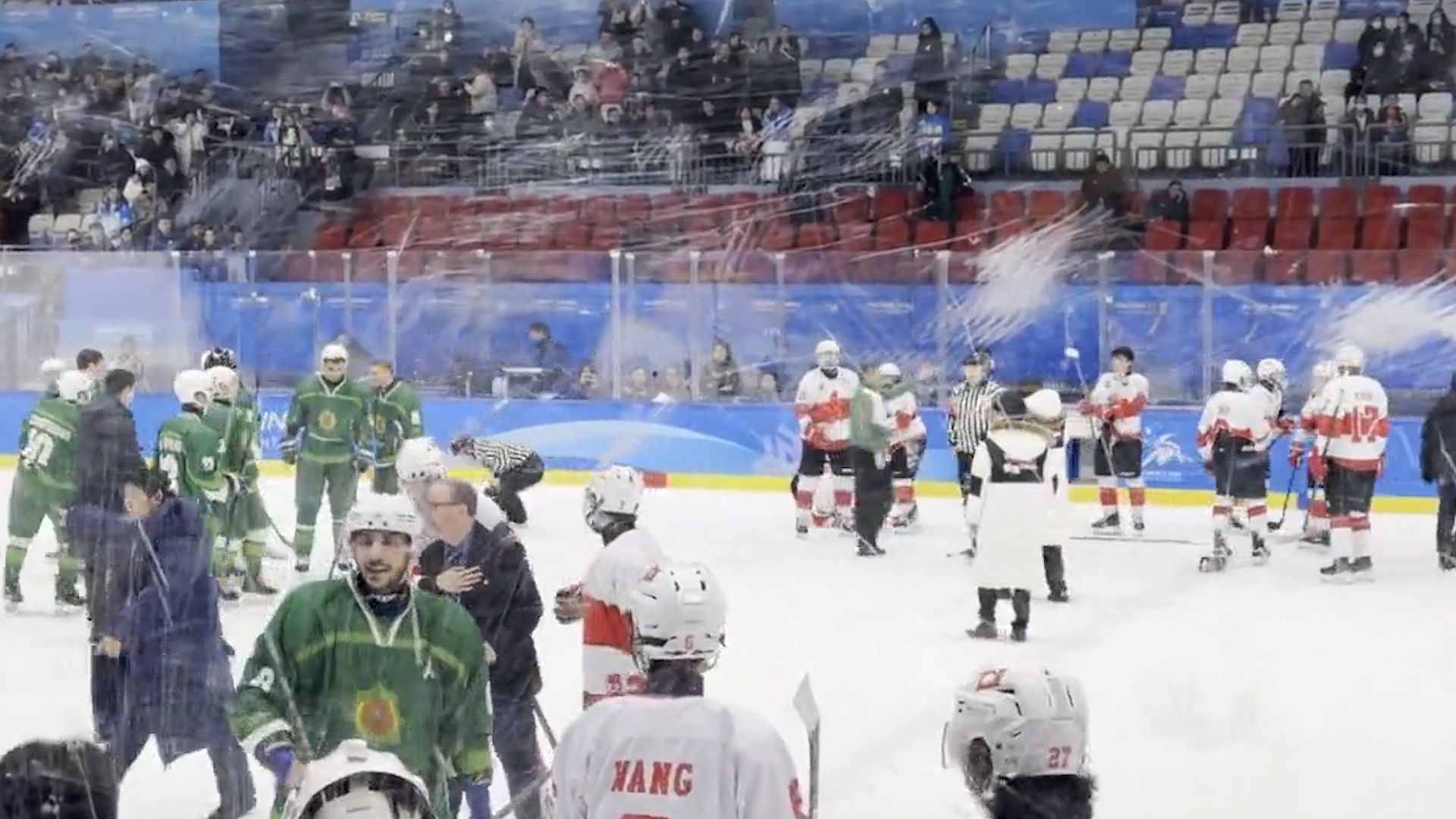 亞冬運港冰球隊勝後遭對手圍毆