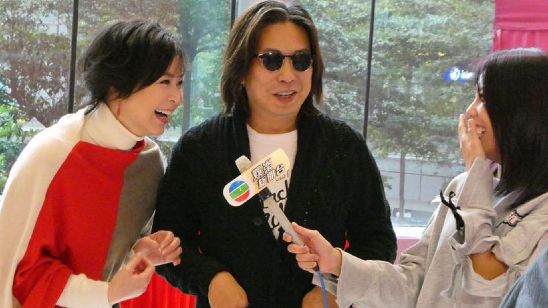 蘇玉華於1994由劇場轉簽TVB成一線花旦，2017年約滿回歸舞台劇。