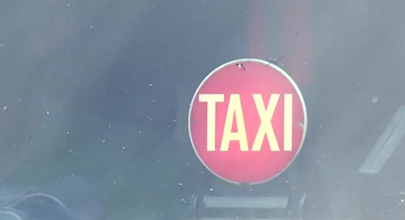 中年休班輔警揸的士期間疑「露鳥」自瀆　涉有違公德被捕及已停職