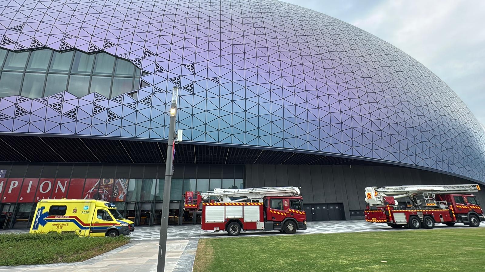 啟德體育園今日（3日）早上發生火警，消防接報後將事件列為二級火，並迅速派員到場撲救，期間有57人自行疏散，幸事件中無人受傷。