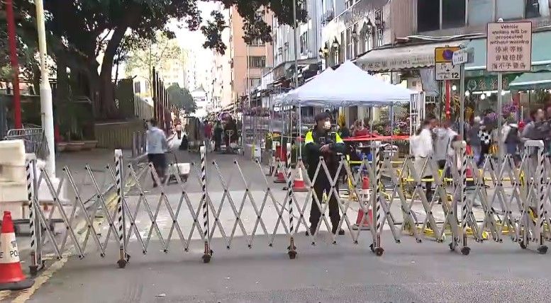 花墟道一帶實施封路現場