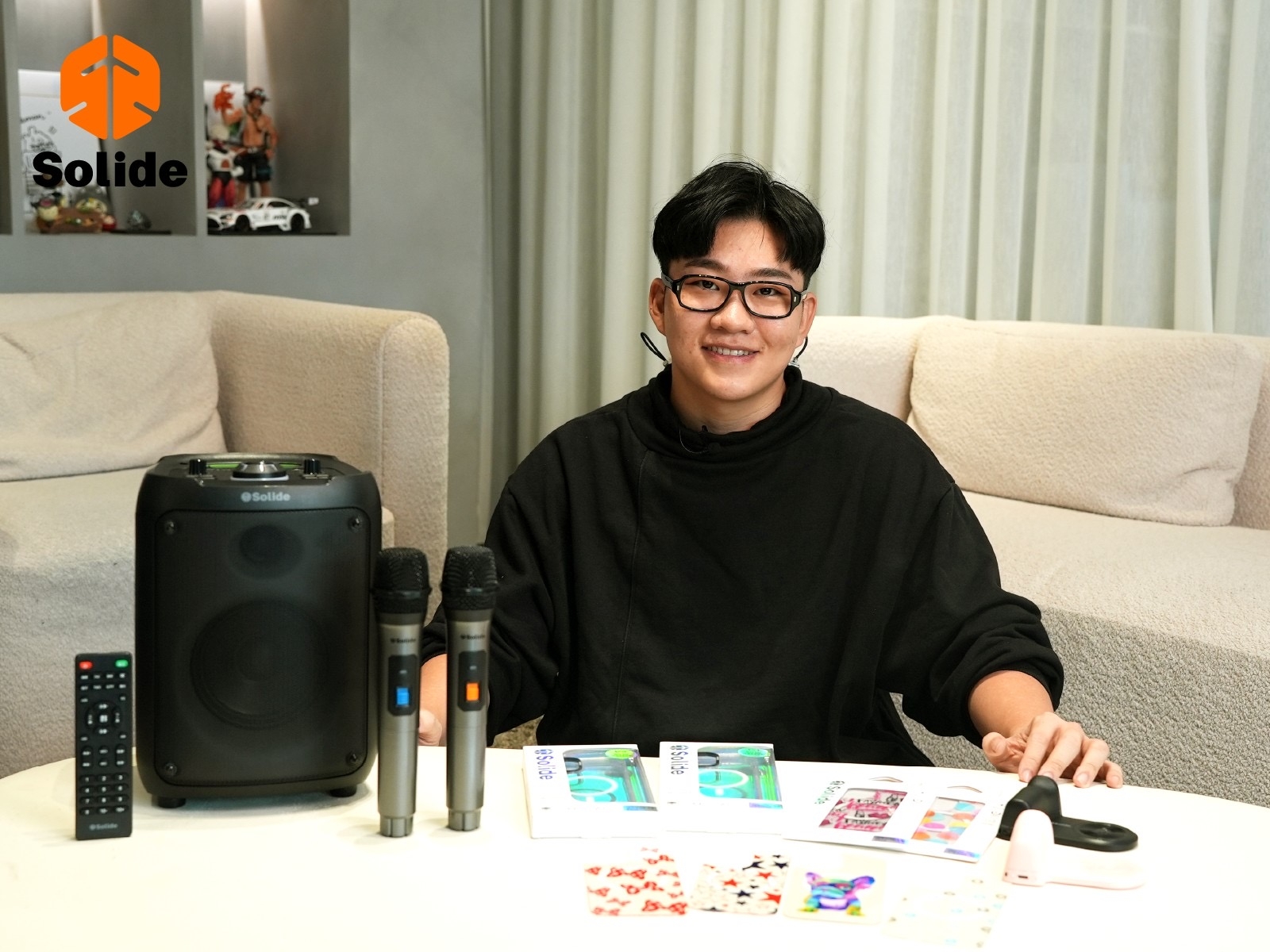 No photo description available.