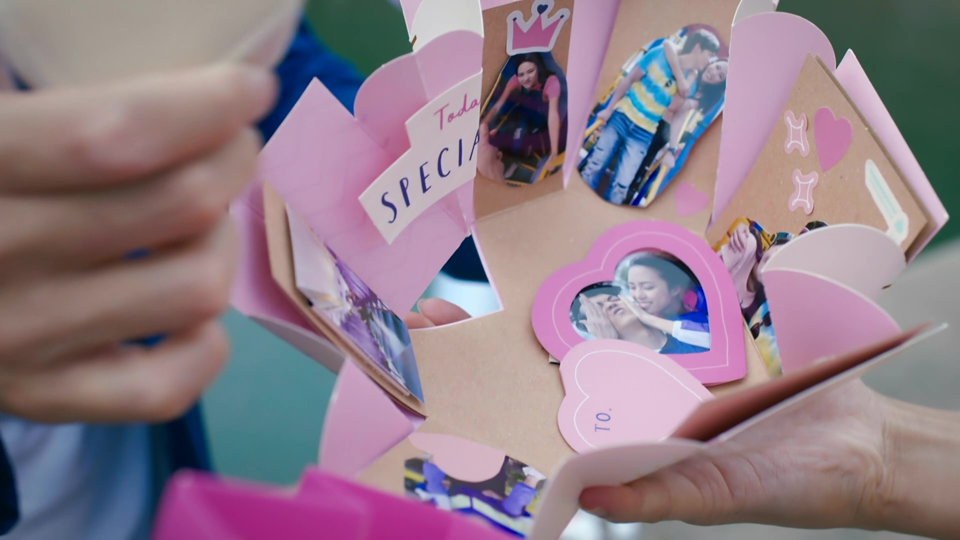 求婚場口所有小道具同埋攞嘅鏡頭都好有心思。