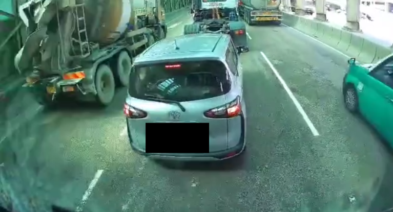 車Cam直擊｜屯門公路私家車突停駛「閘大車」　疑不服氣路中心落車