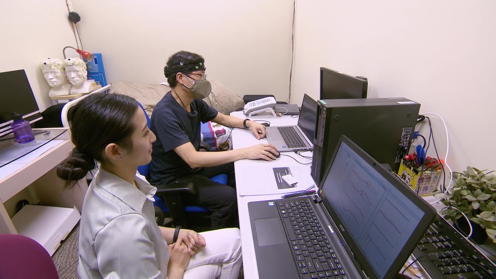 大家留 意番方東昇個樣係幾咁眼瞓？！