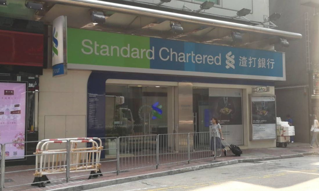 假鈔重現｜旺角銀行3名內地人持999張$5億偽鈔開戶　職員報警求助