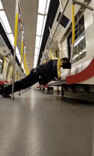 港鐵職員車廂猛做掌上壓影片瘋傳　1分鐘做73下耐力驚人　港鐵有回應