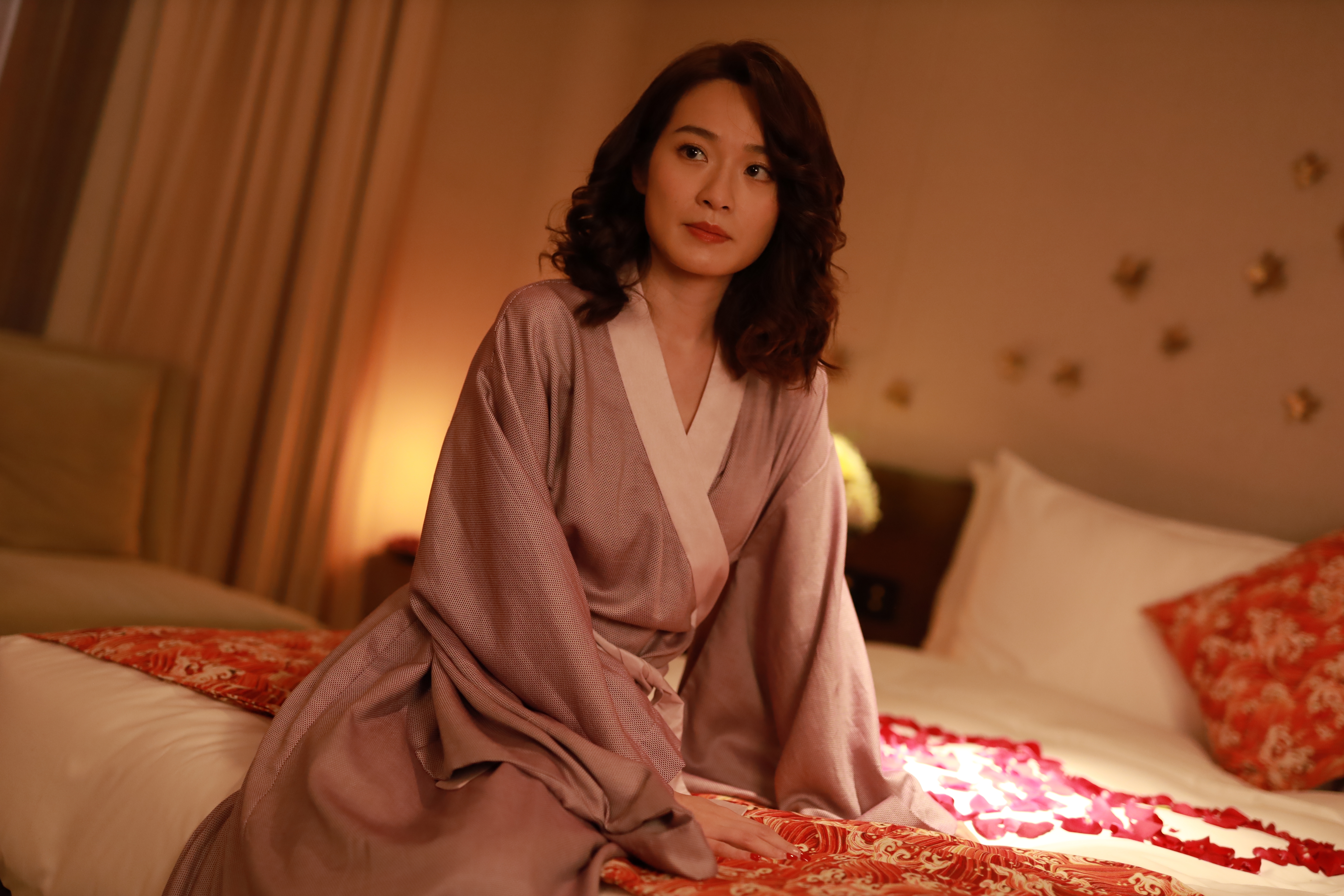 蔡潔飾演萬國城最有名的「金魚」Monica（即眼看手勿動）。