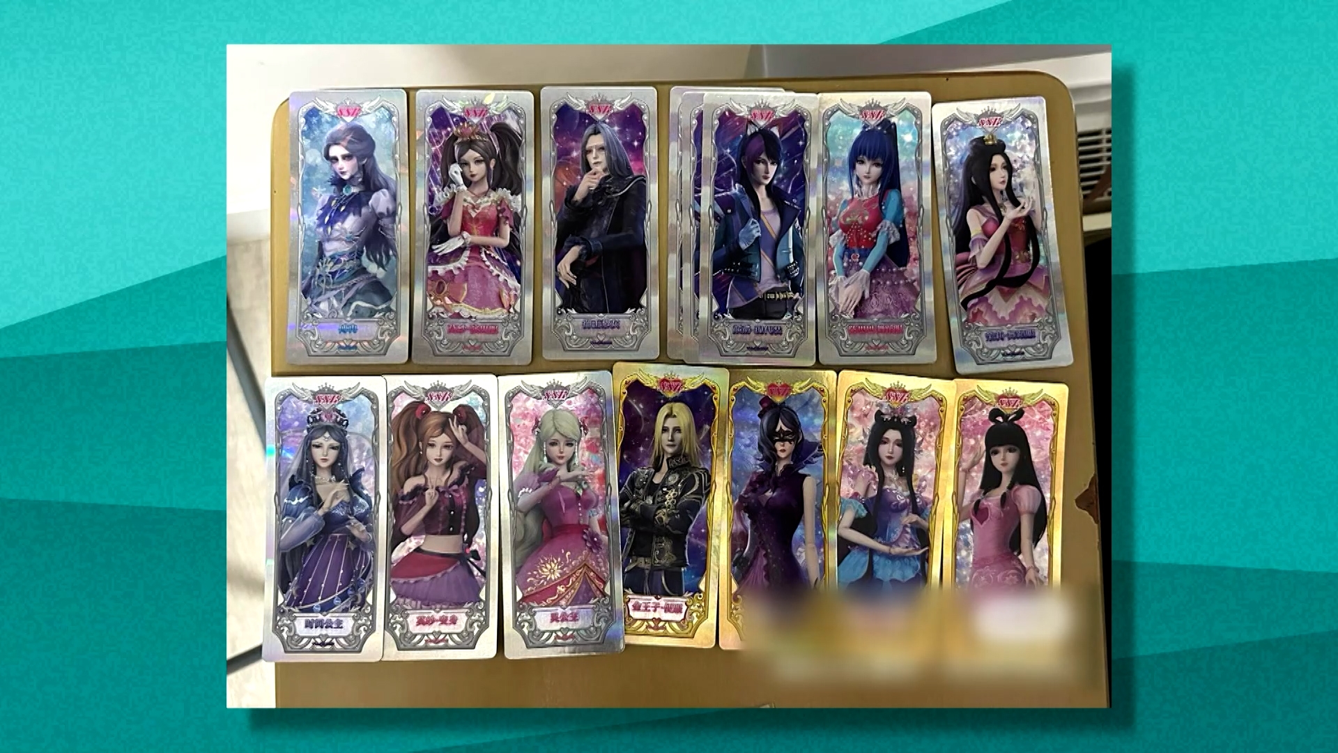 東張接獲觀眾梁先生報料，指其14歲女兒半個月前在網上售賣動漫周邊產品時受騙。