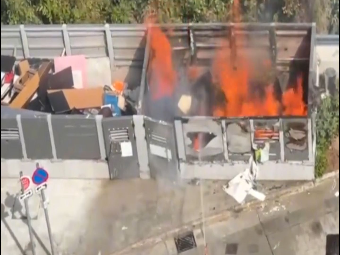 皇后山邨垃圾站起火保安勇敢救火