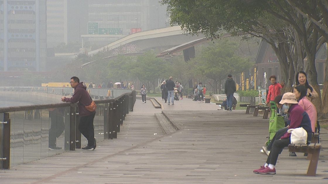 天文台預料，一股強烈東北季候風補充會在下周初抵達華南沿岸，該區天氣顯著轉涼，風勢頗大及有一兩陣微雨。（資料圖片）