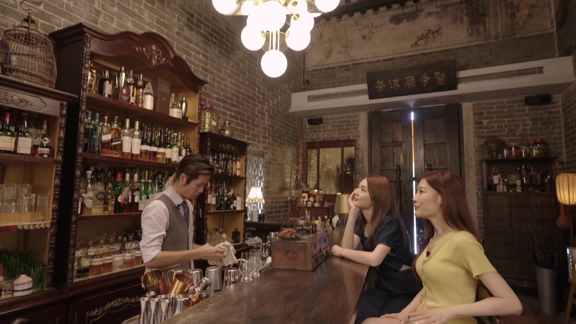 醫帝廟竟然係一間酒吧，該酒吧飲品融入涼茶元素，別有一番風味。