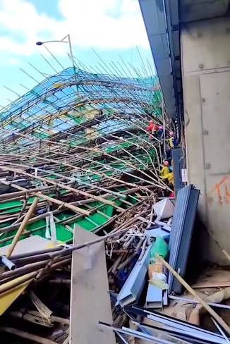 啟德醫院地盤冧棚架事發一刻！