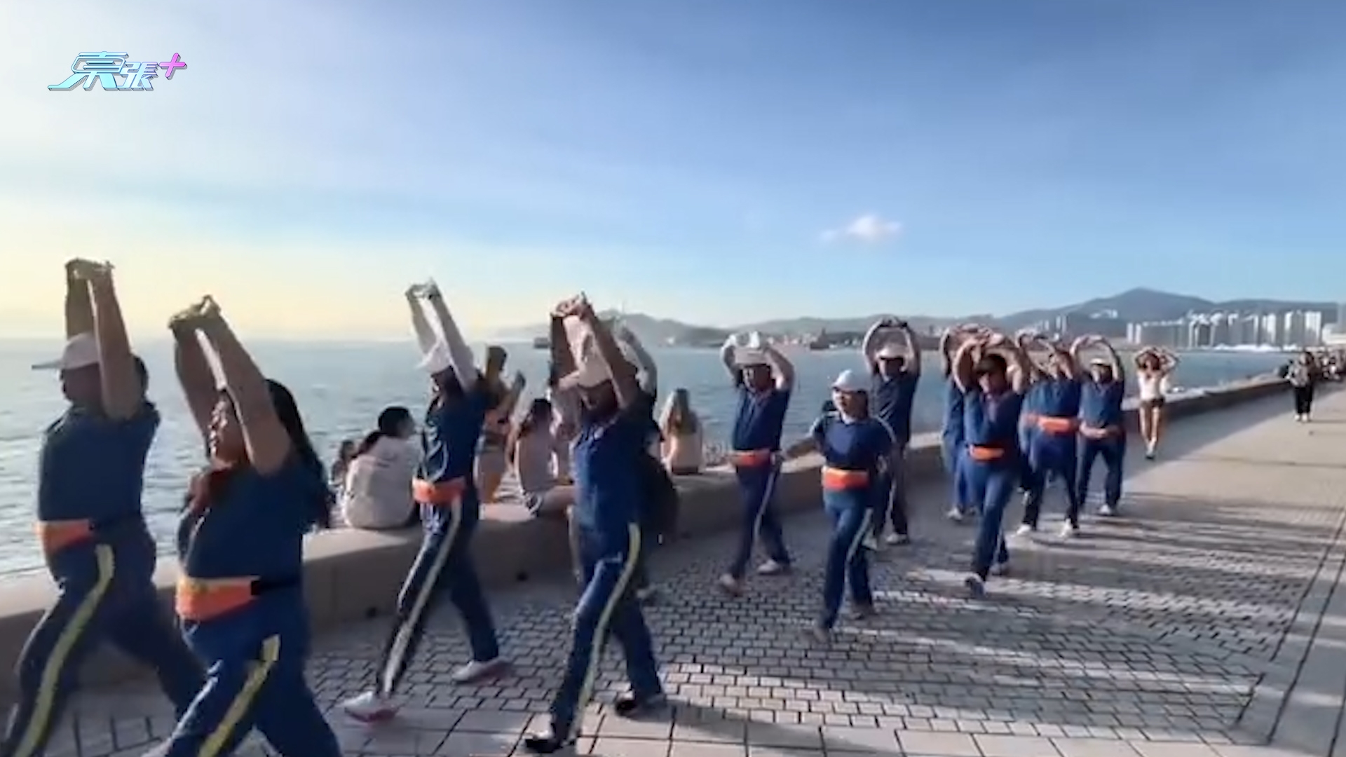 內地「暴走團」殺入香港　西九列隊沿路播大聲音樂　網民：丟人死了